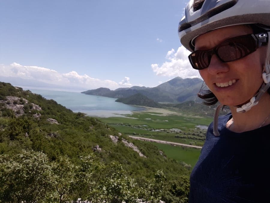 Fietsen tussen de wijnranken: e-biketour Skadarmeer met wijnproeverij