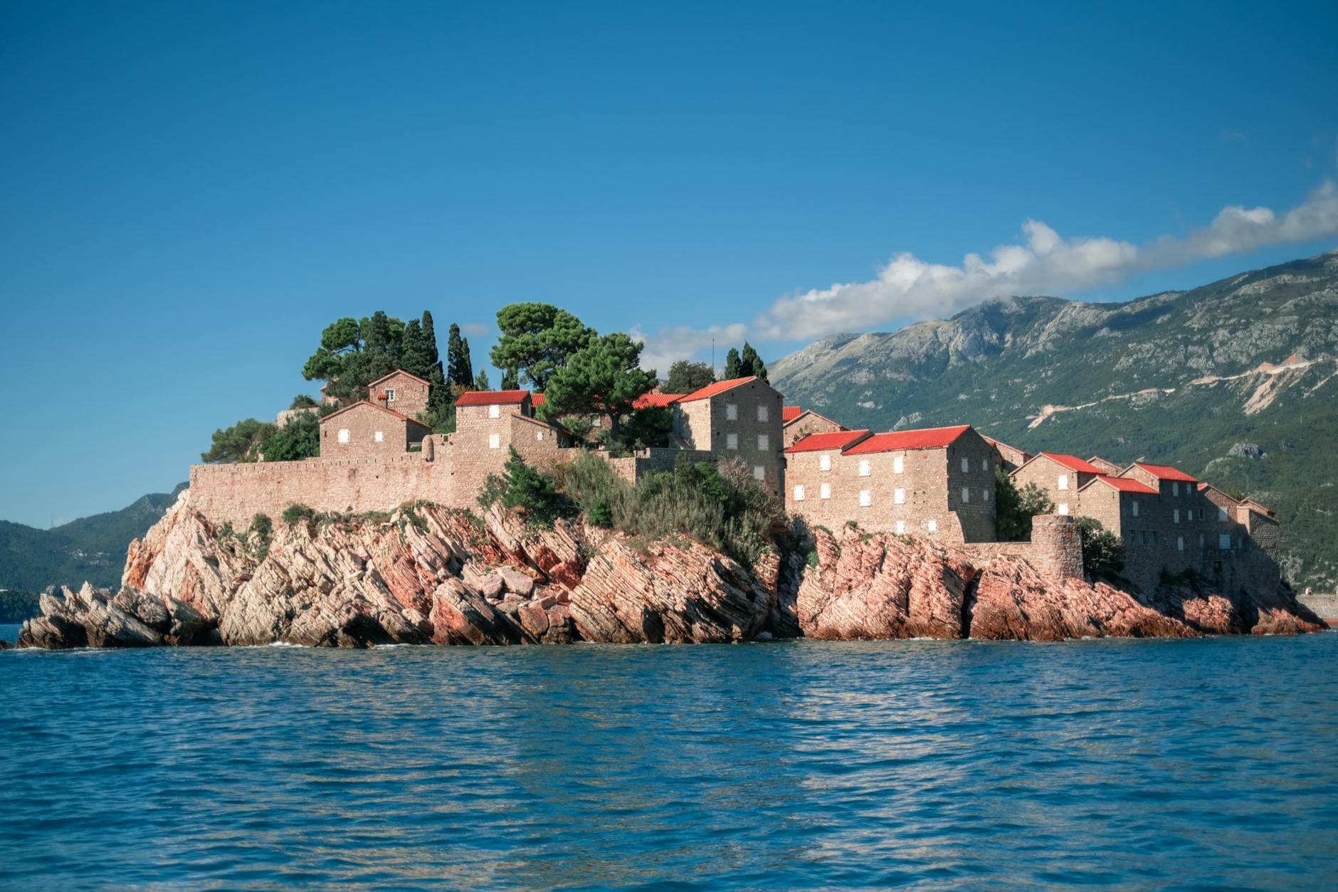 Wandelen tussen zee en bergen in Montenegro